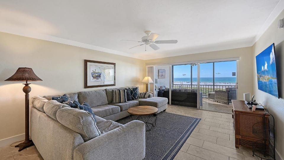 Crescent Royale Condominiums 6A House in Siesta Beach