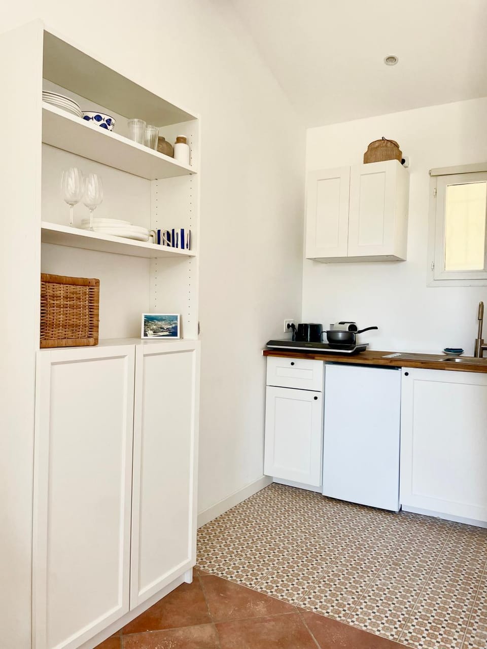 microwave, storage, stove, toaster