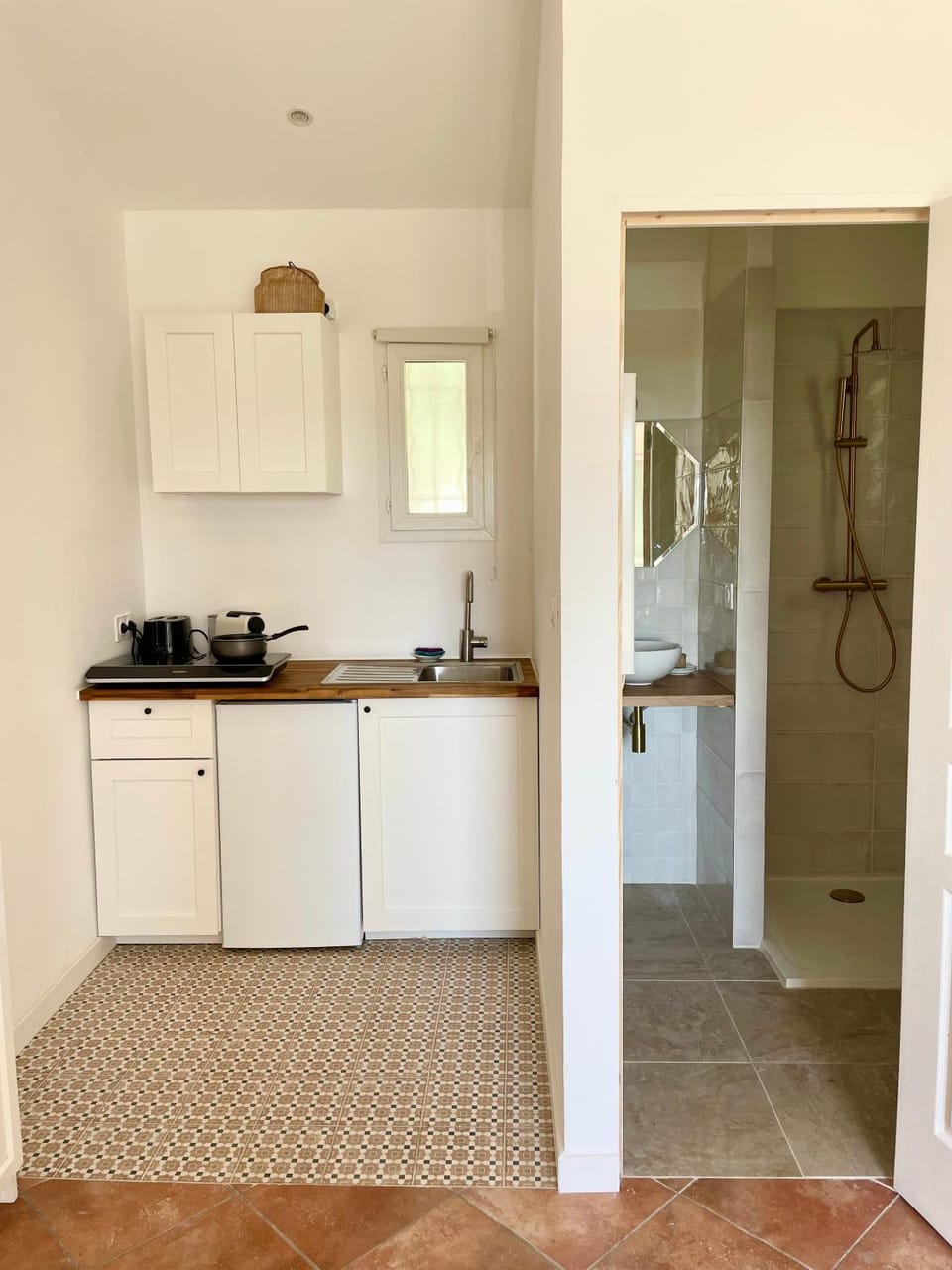 Bathroom, Kitchen or kitchenette