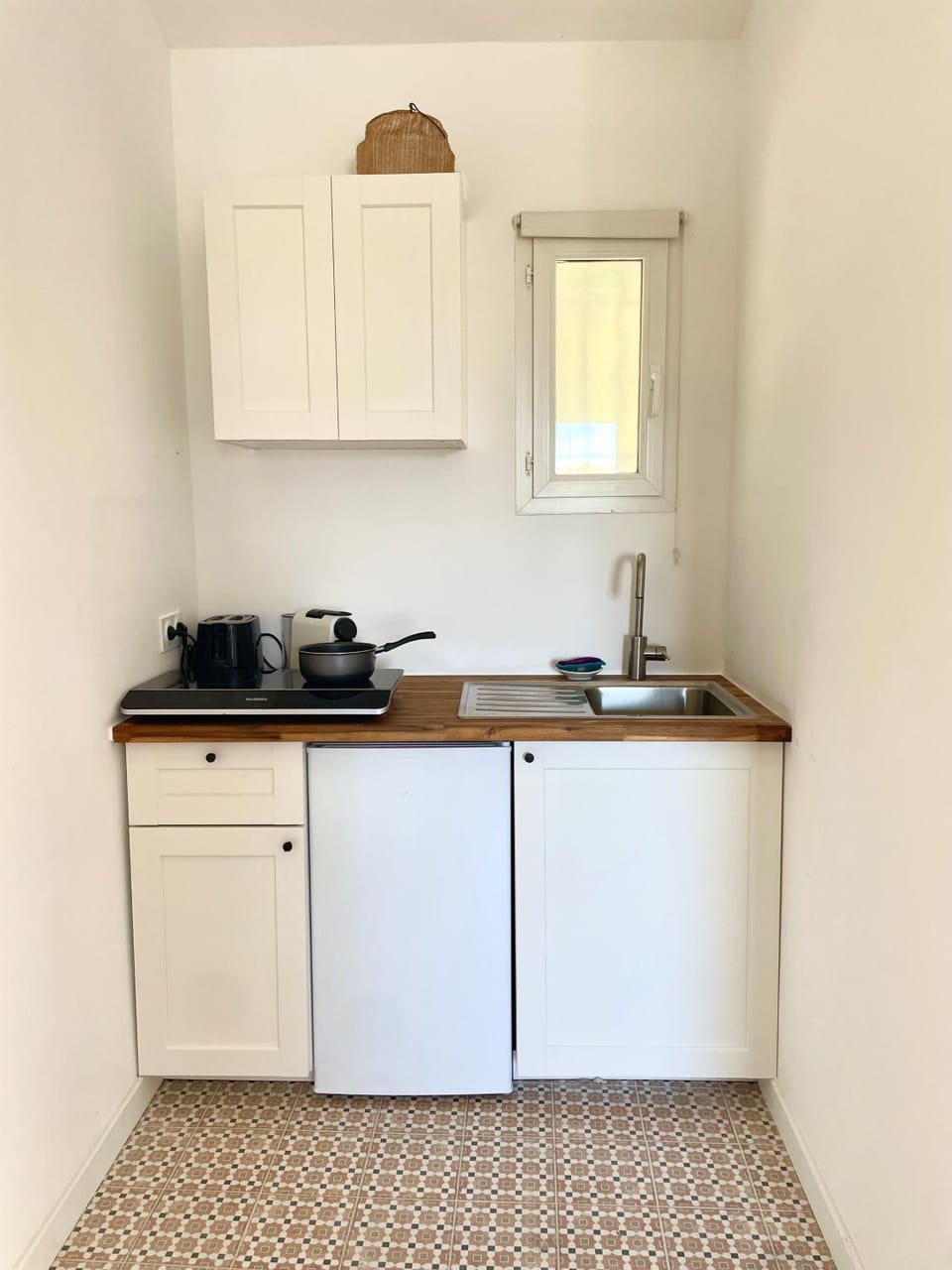 microwave, stove, toaster