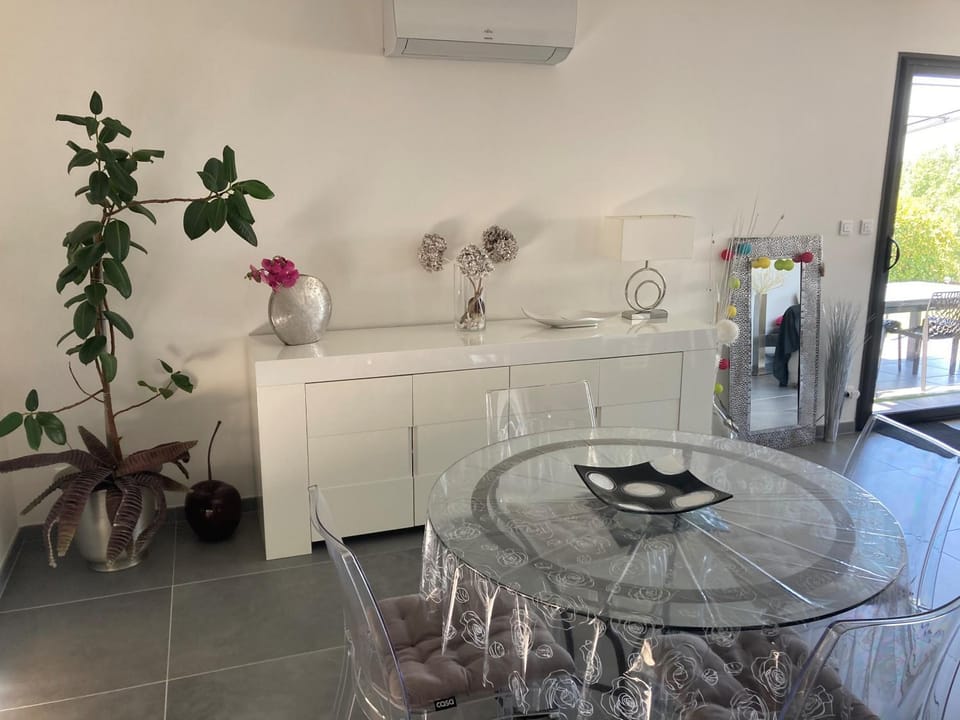 Villa Moderne Villa in Pézenas