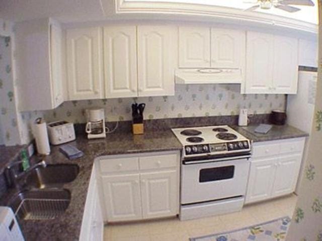 Crescent Royale Condominiums 7C House in Siesta Beach