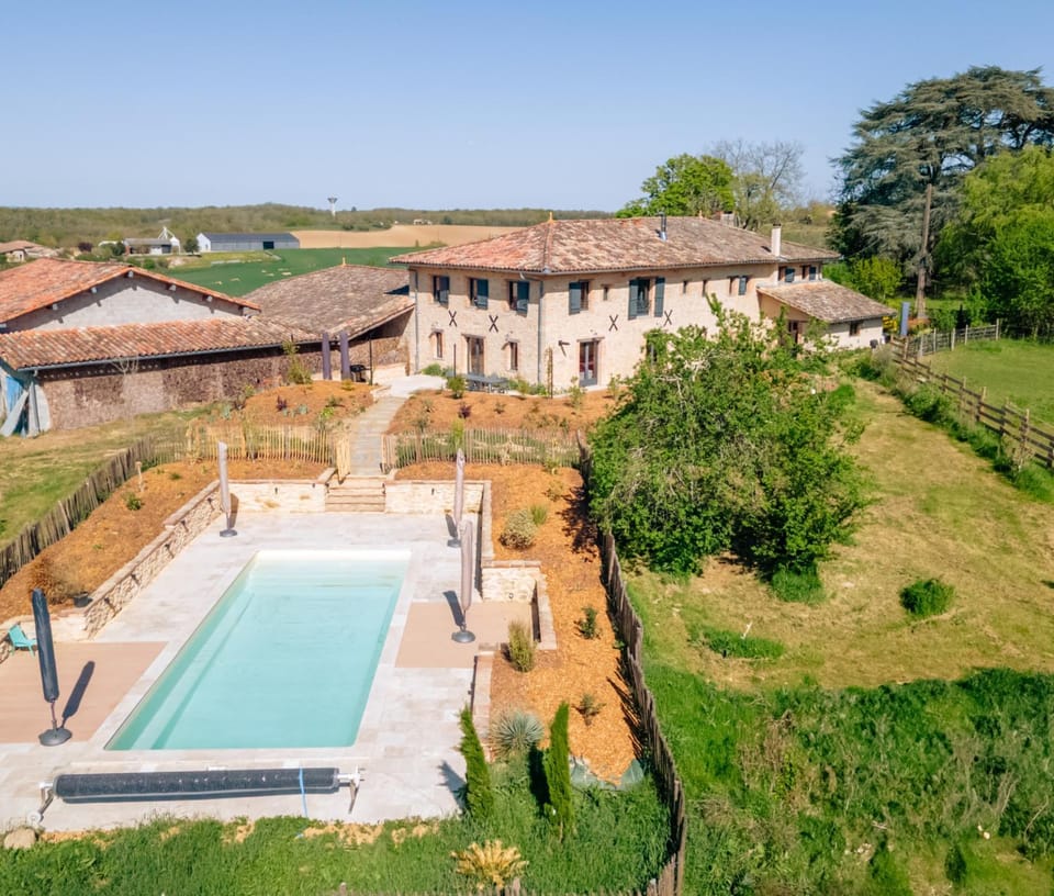 Property building, Spring, Natural landscape, Garden, Pool view, Swimming pool, sunbed