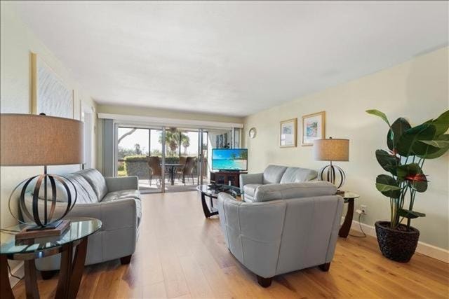 Crescent Royale Condominiums 1B House in Siesta Beach