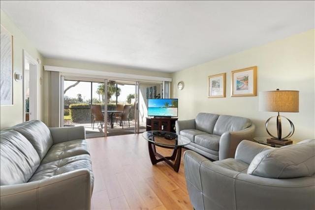 Crescent Royale Condominiums 1B House in Siesta Beach