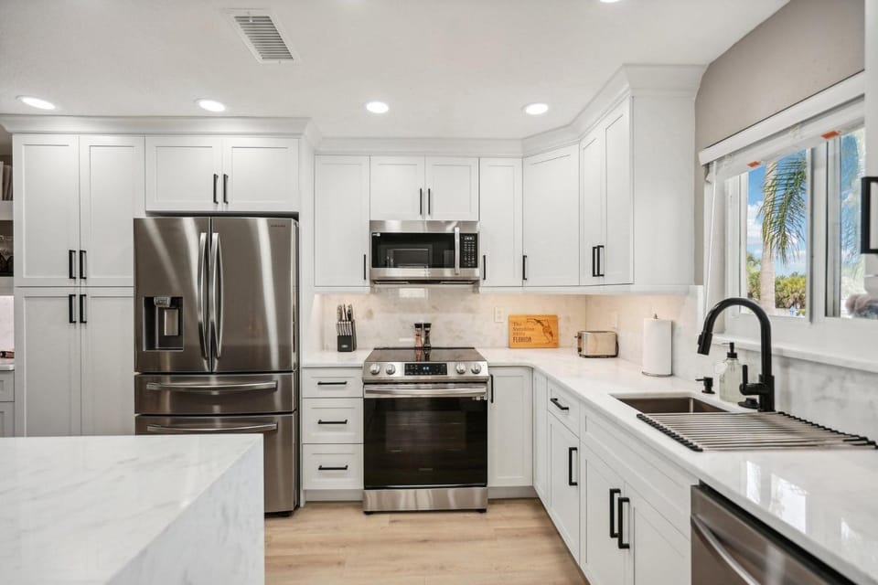 Crescent Royale Condominiums 2E House in Siesta Beach