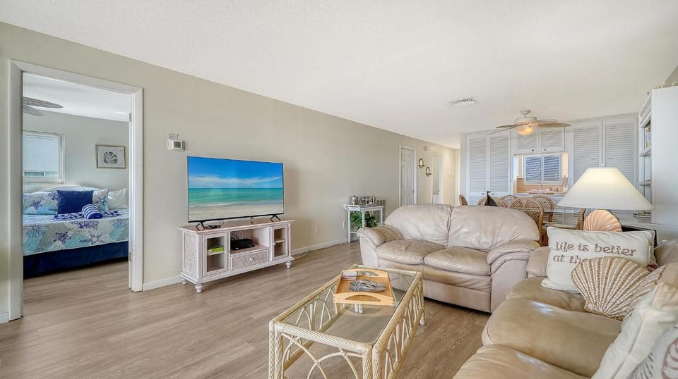 Crescent Royale Condominiums 4A House in Siesta Beach