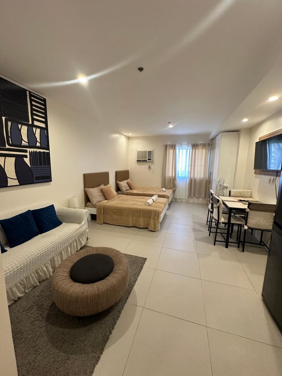 Photo of the whole room