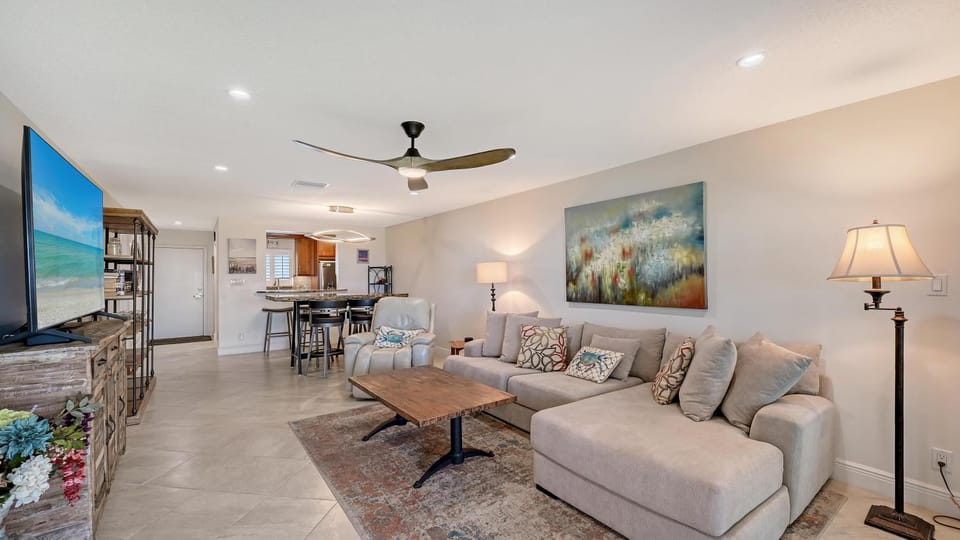 Crescent Royale Condominiums 210 House in Siesta Beach