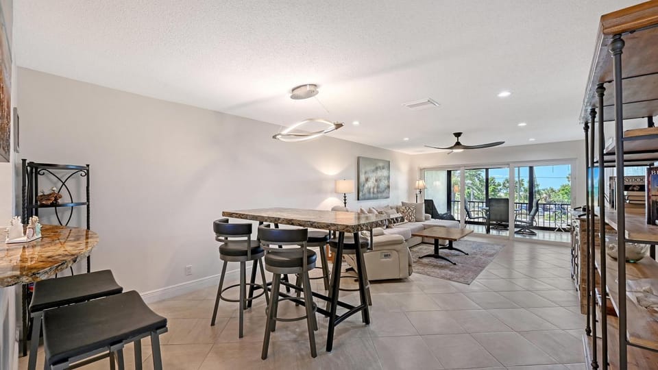 Crescent Royale Condominiums 210 House in Siesta Beach
