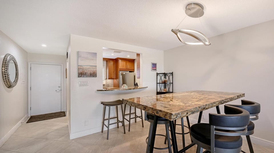 Crescent Royale Condominiums 210 House in Siesta Beach
