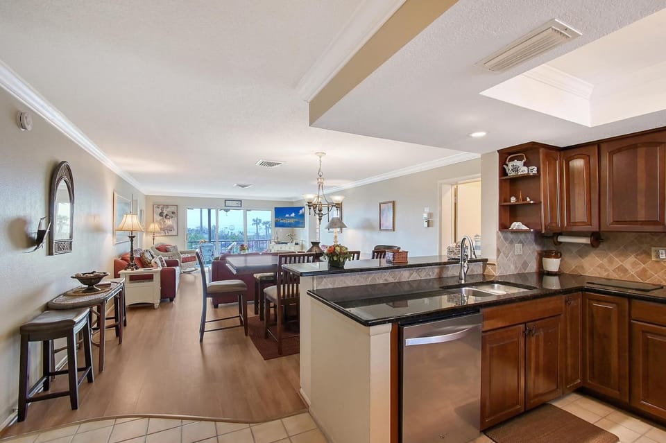 Crescent Royale Condominiums 2C House in Siesta Beach