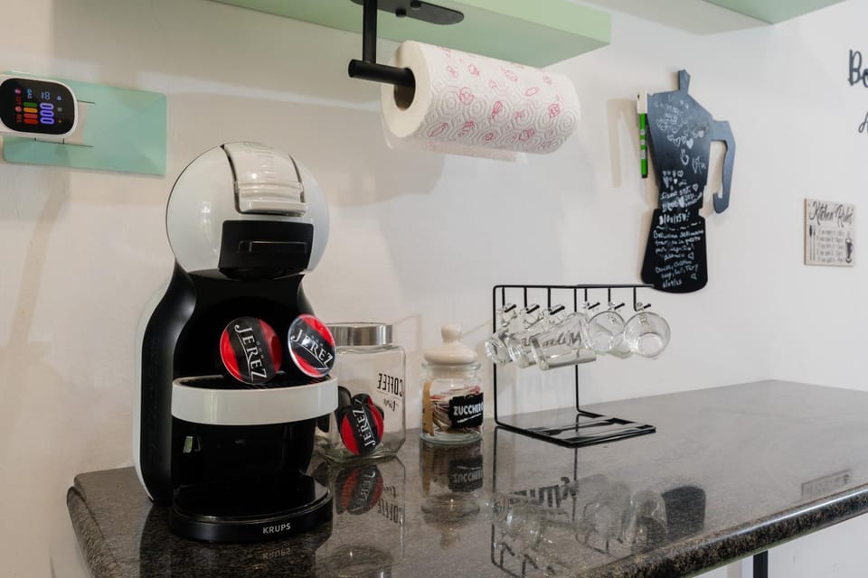 Coffee/tea facilities, Kitchen or kitchenette