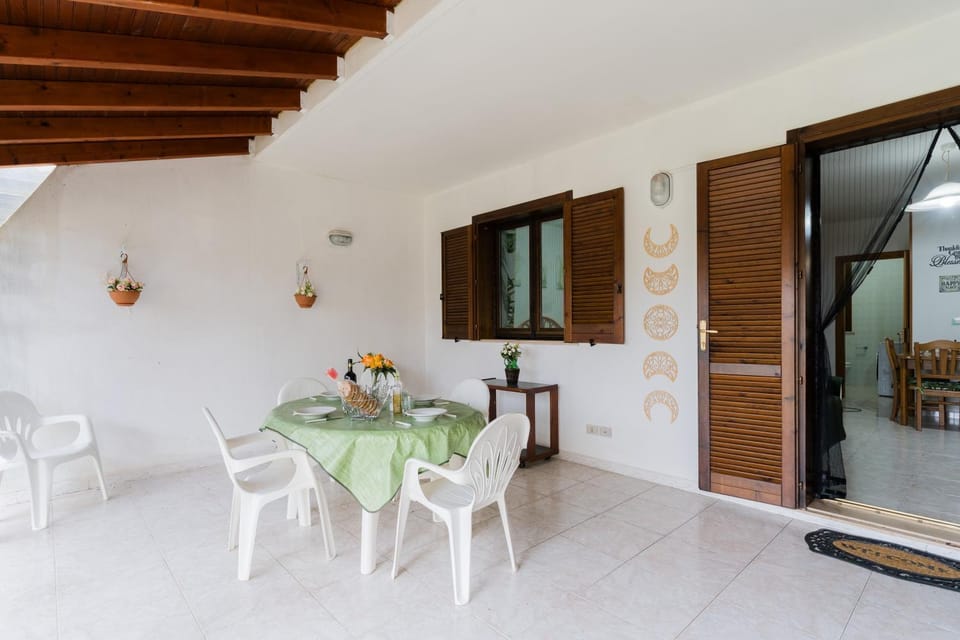Patio, Dining area