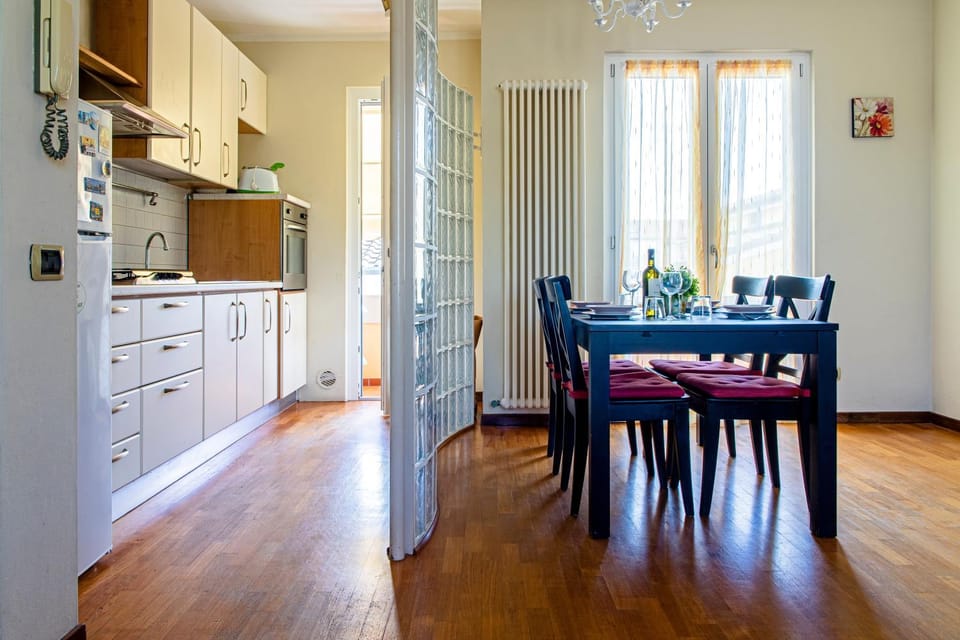 Property building, Kitchen or kitchenette, Living room