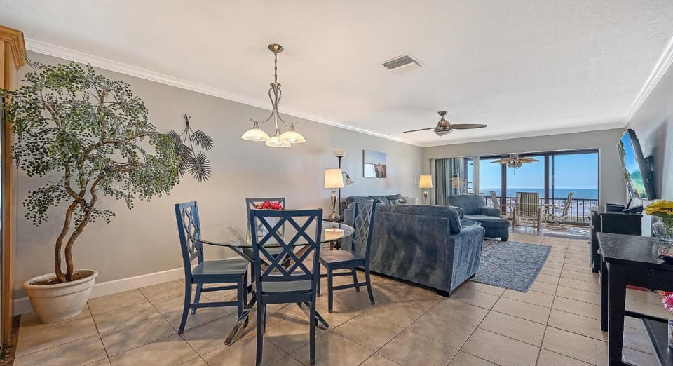 Crescent Royale Condominiums 6D House in Siesta Beach