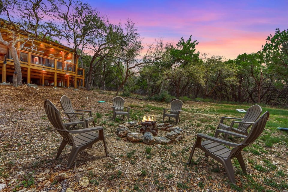 Good Day Treehouse House in Wimberley