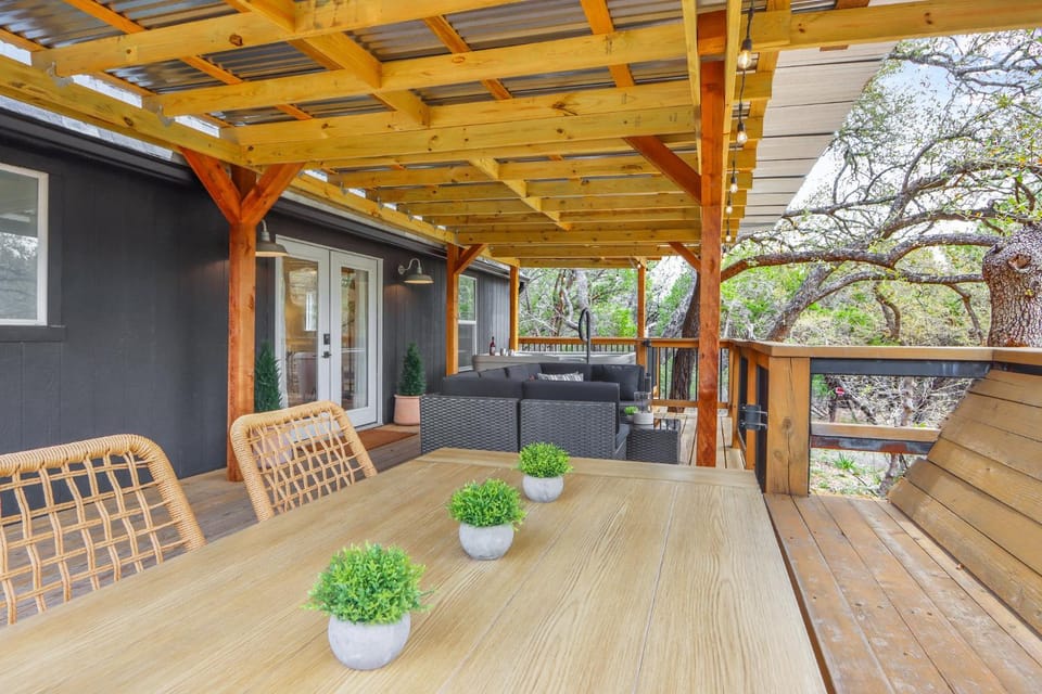 Good Day Treehouse House in Wimberley