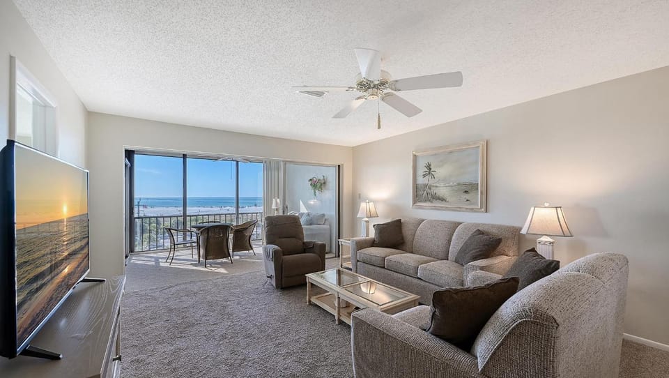 Crescent Royale Condominiums 515 House in Siesta Beach