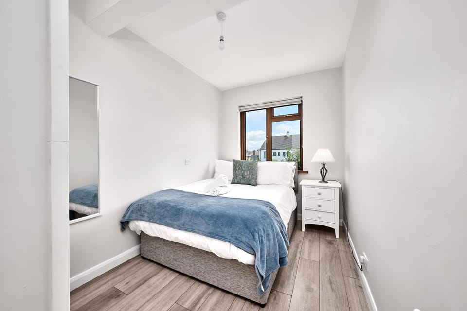 Enterprise Escape by Escape Ordinary House in Portstewart