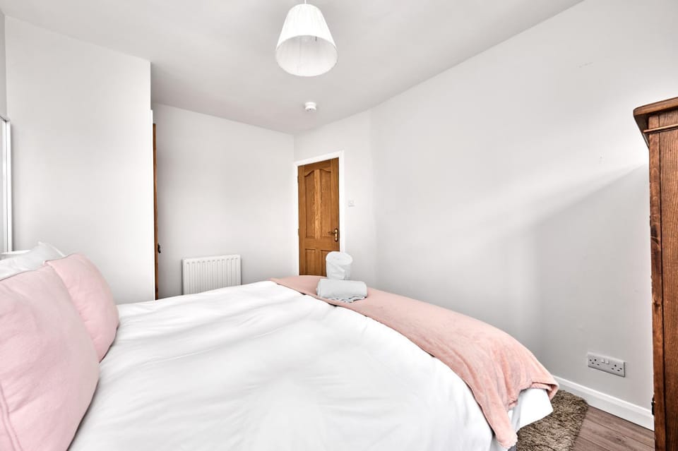 Enterprise Escape by Escape Ordinary House in Portstewart