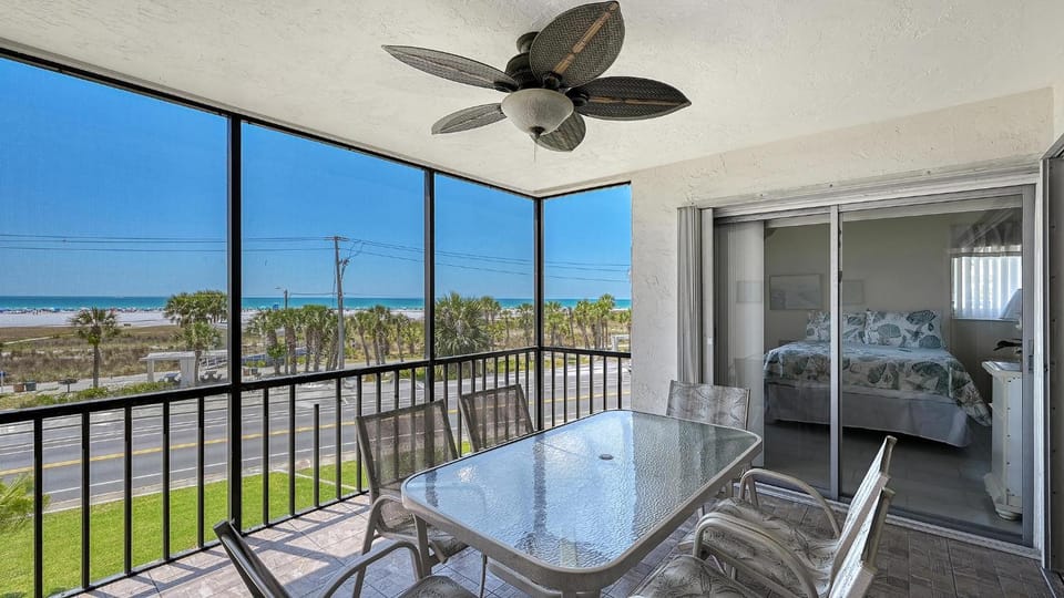Crescent Royale Condominiums 300 House in Siesta Beach