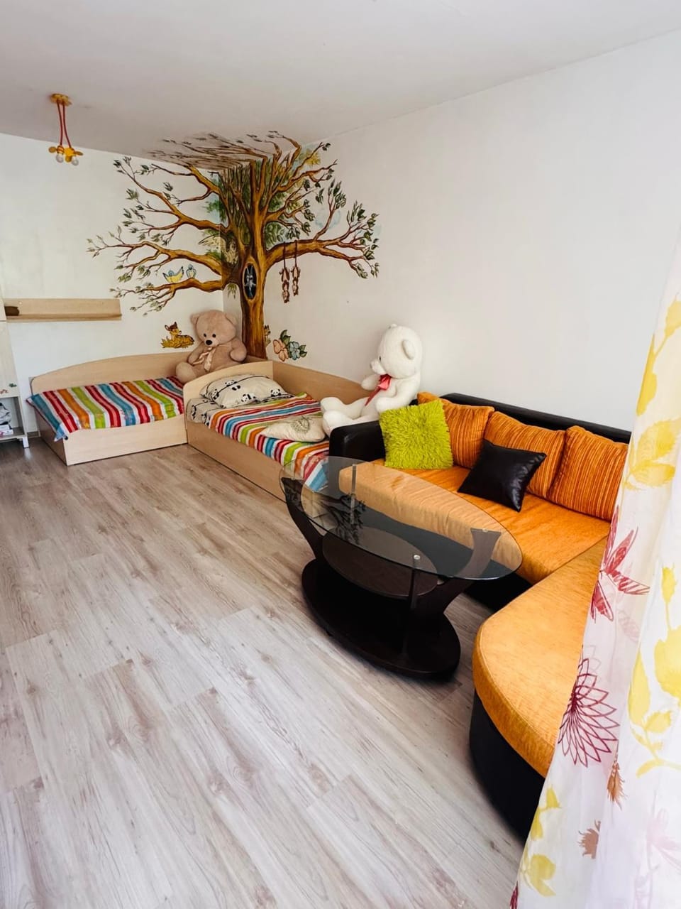 Bed, Living room, Photo of the whole room, Seating area, Bedroom