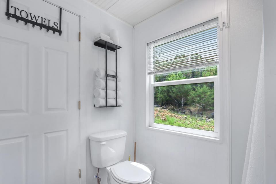 Tiny House on the Hill House in Canyon Lake