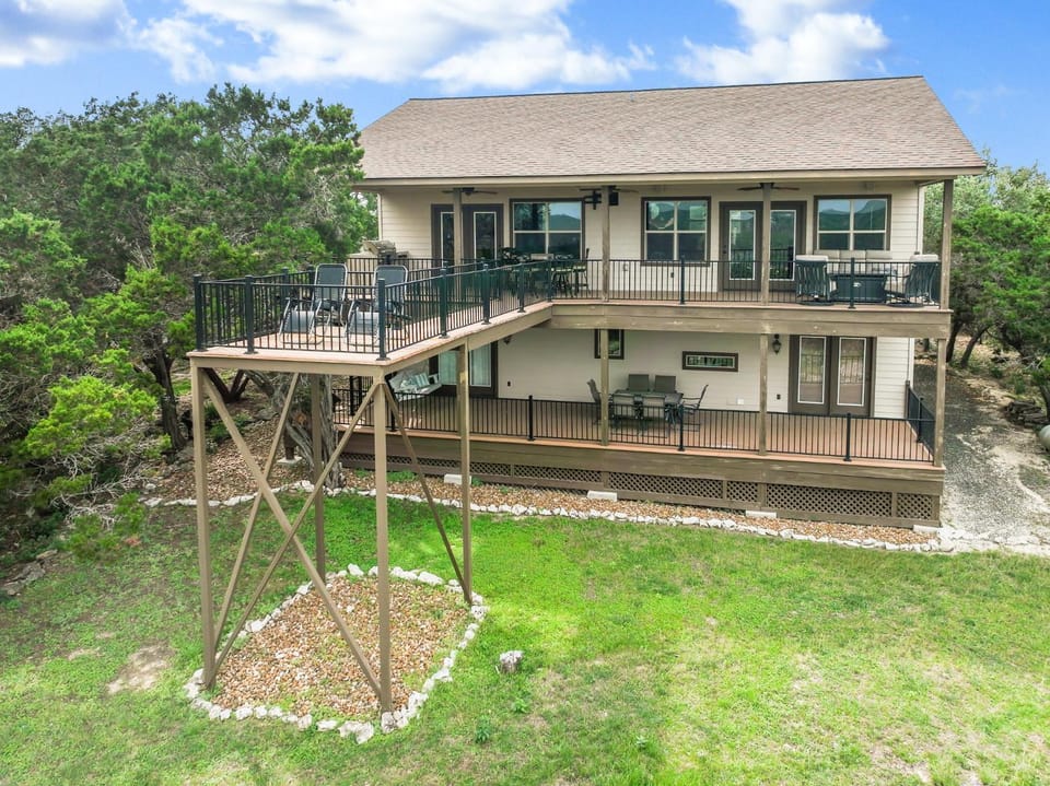 Skyview Lodge House in Canyon Lake