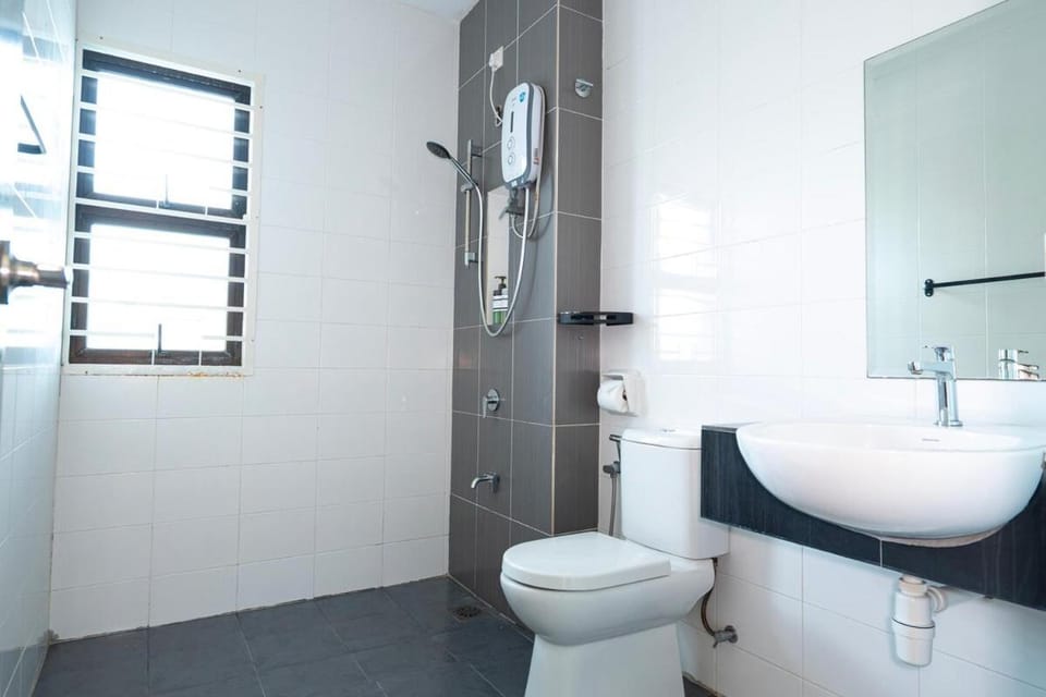 HM Residence 6 5min to Setia CIty Convention House in Selangor, Malaysia