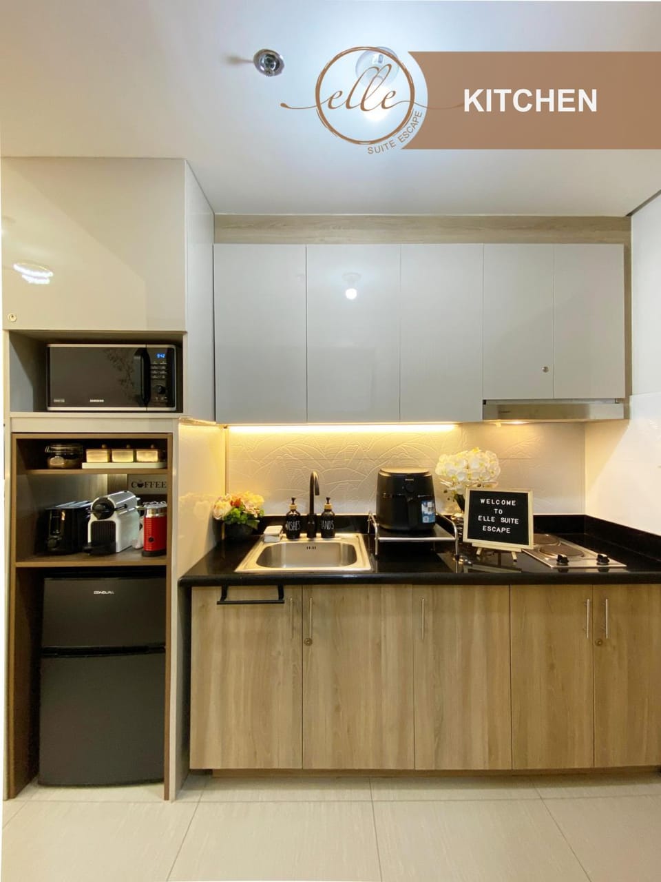 Coffee/tea facilities, Kitchen or kitchenette, microwave, kitchen