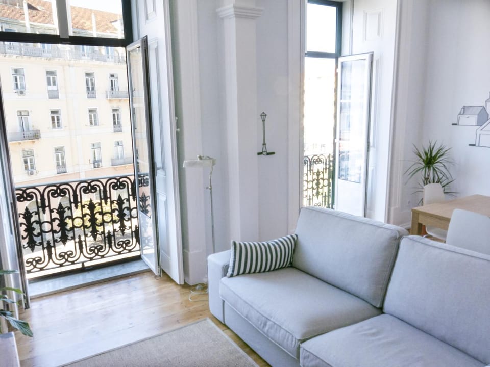 Communal lounge/ TV room, Facade/entrance