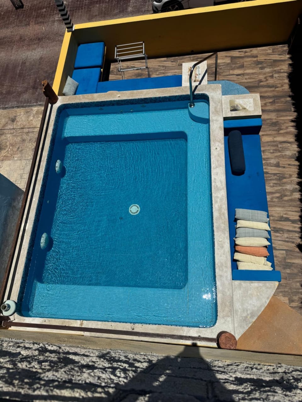 Swimming pool, Swimming pool