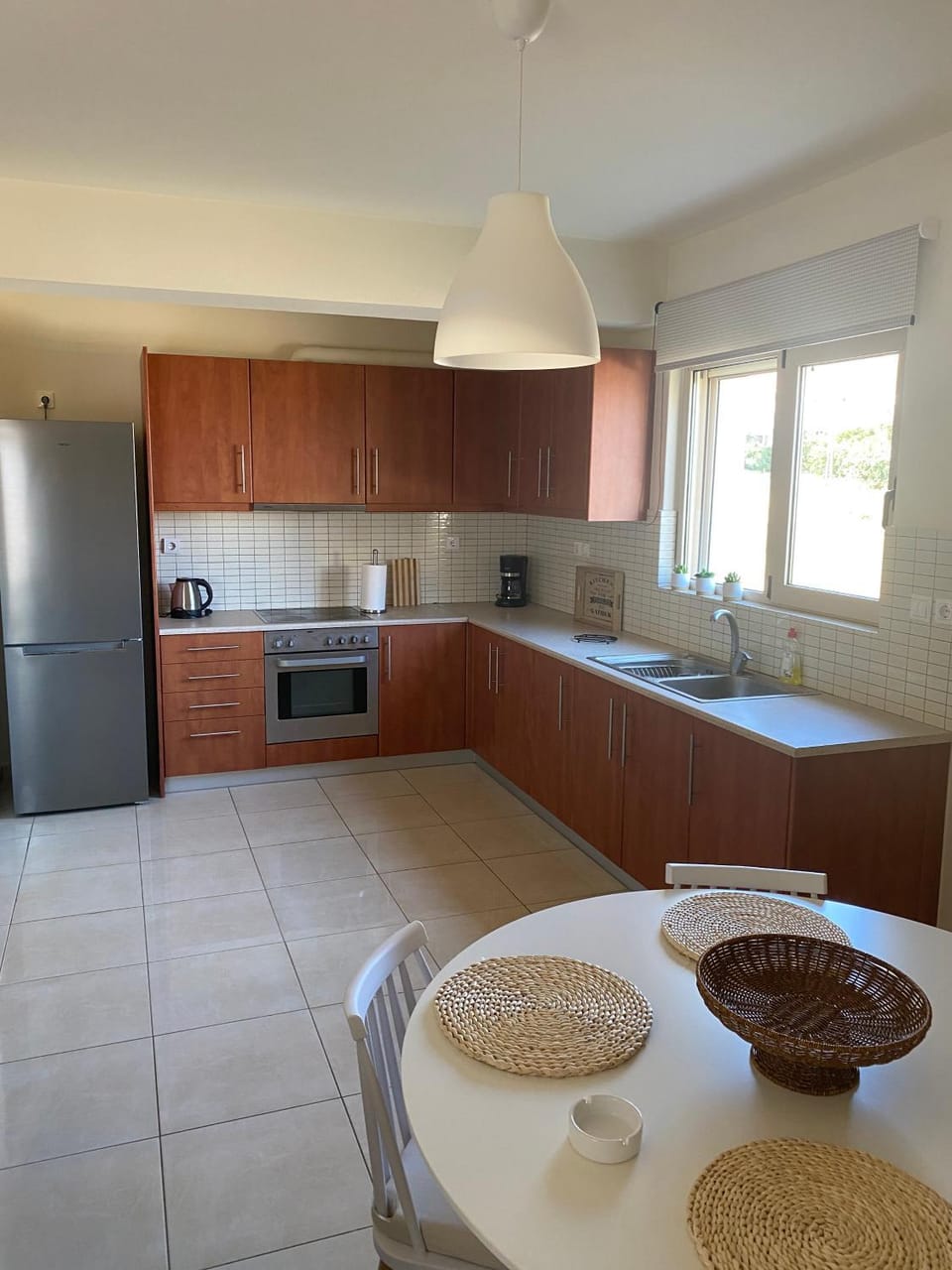 Kitchen or kitchenette, Dining area, oven