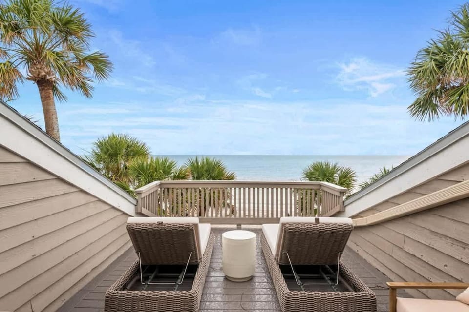 Beachfront Aldea 12 Apartment hotel in Belleair Beach