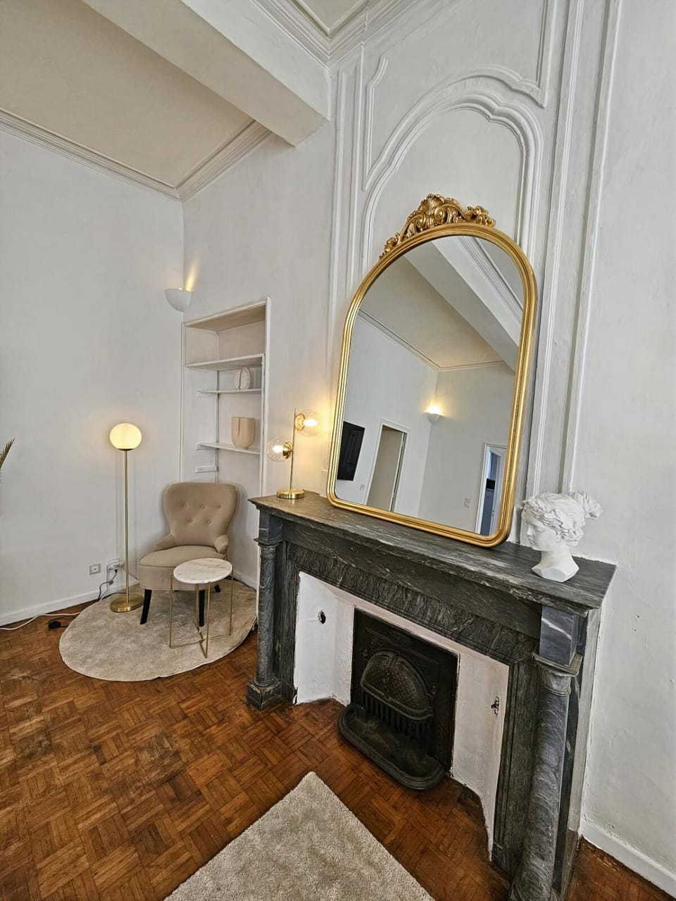 Living room, Decorative detail