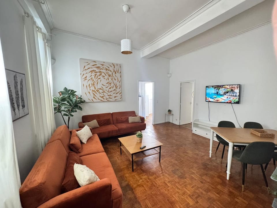 TV and multimedia, Living room, Dining area