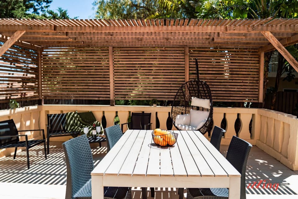 Patio, Day, BBQ facilities, Balcony/Terrace, Balcony/Terrace, Seating area, Dining area