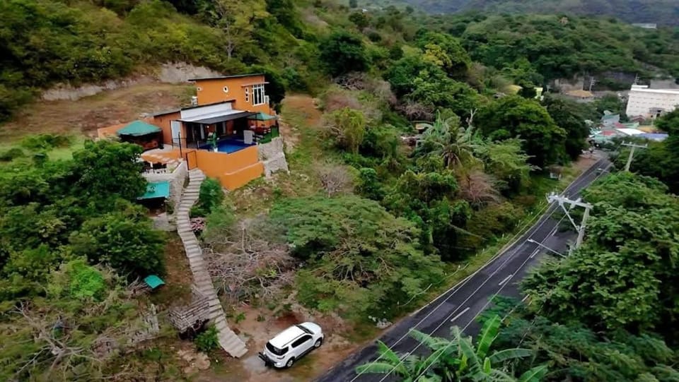 Barney's Pointe Beach House, Batangas City Villa in Batangas