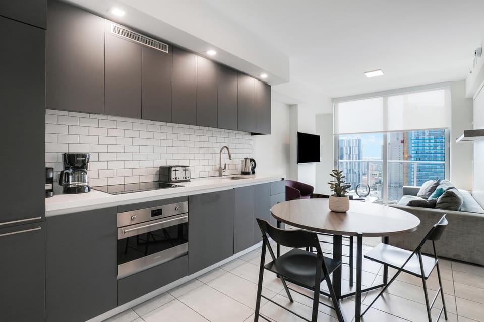 Kitchen or kitchenette, Seating area, Dining area