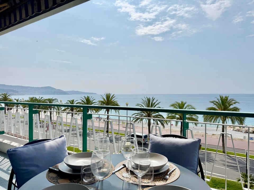 Patio, Day, Natural landscape, View (from property/room), Balcony/Terrace, Dining area, Sea view