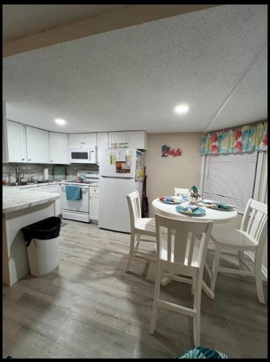 U23 Ocean Lakes Pet Friendly Golf Cart-Beach Bum House in South Carolina
