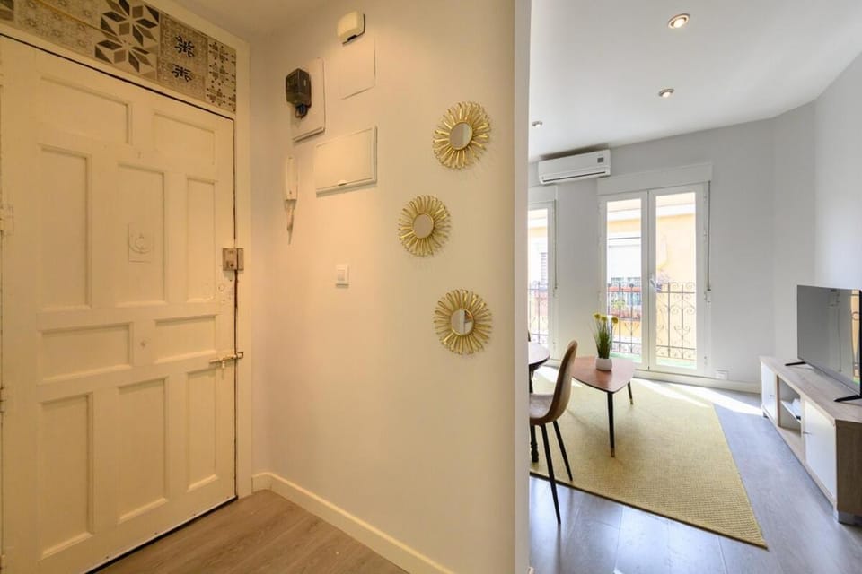 2 bedroom apartment with balcony in Madrid Temporary TEN602 Apartment in Madrid