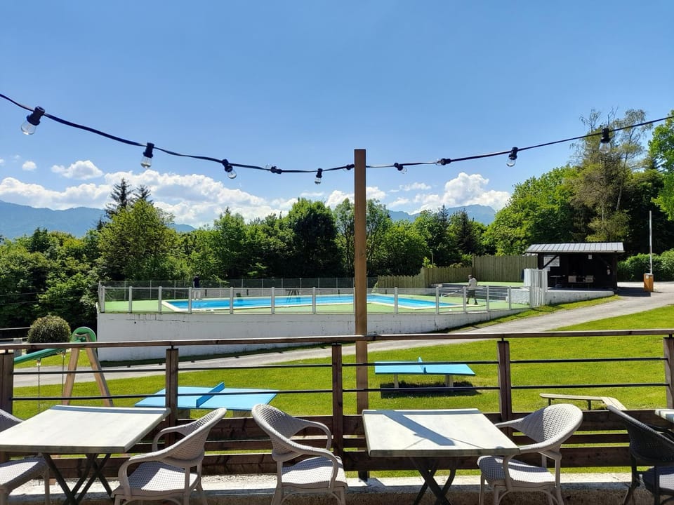 Property building, Restaurant/places to eat, Natural landscape, Mountain view, Pool view, Swimming pool, Breakfast