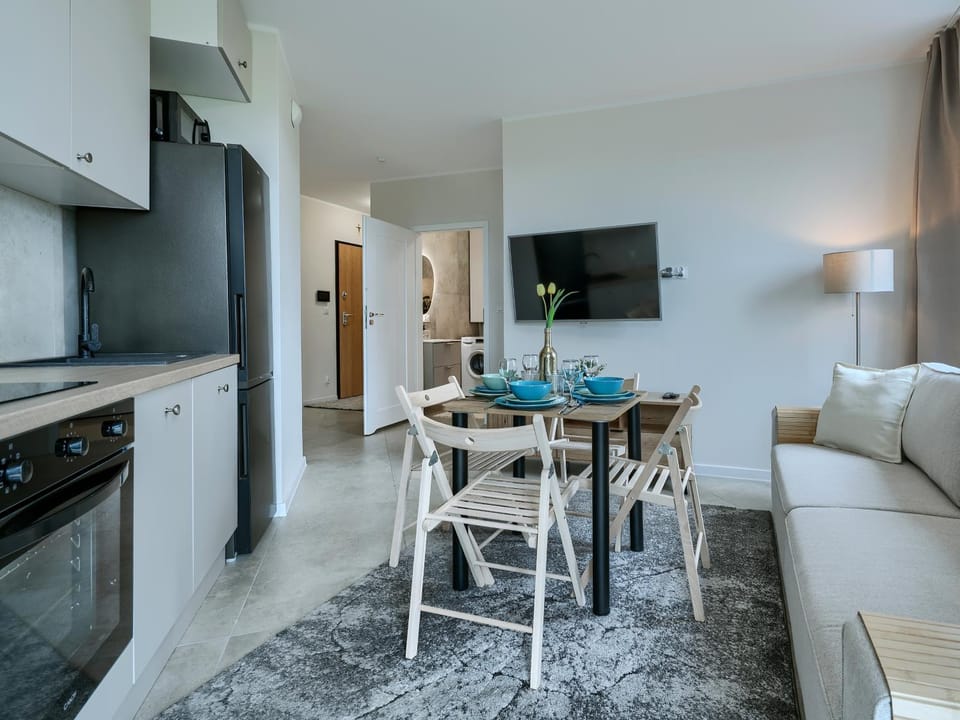 TV and multimedia, Kitchen or kitchenette, Living room