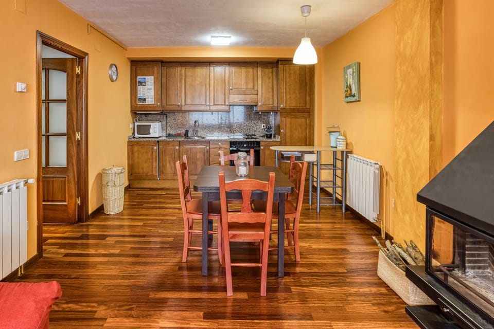 Property building, Kitchen or kitchenette, Living room