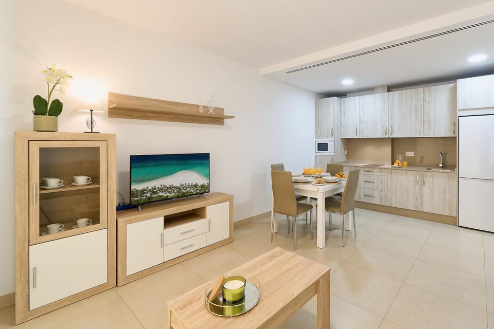 Kitchen or kitchenette, Living room