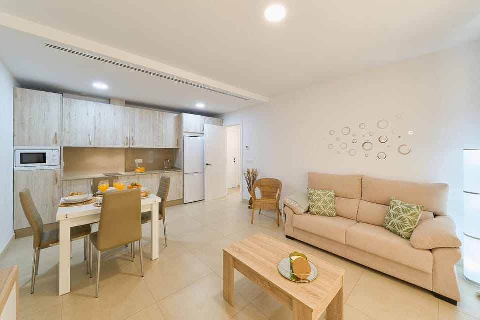 Kitchen or kitchenette, Living room