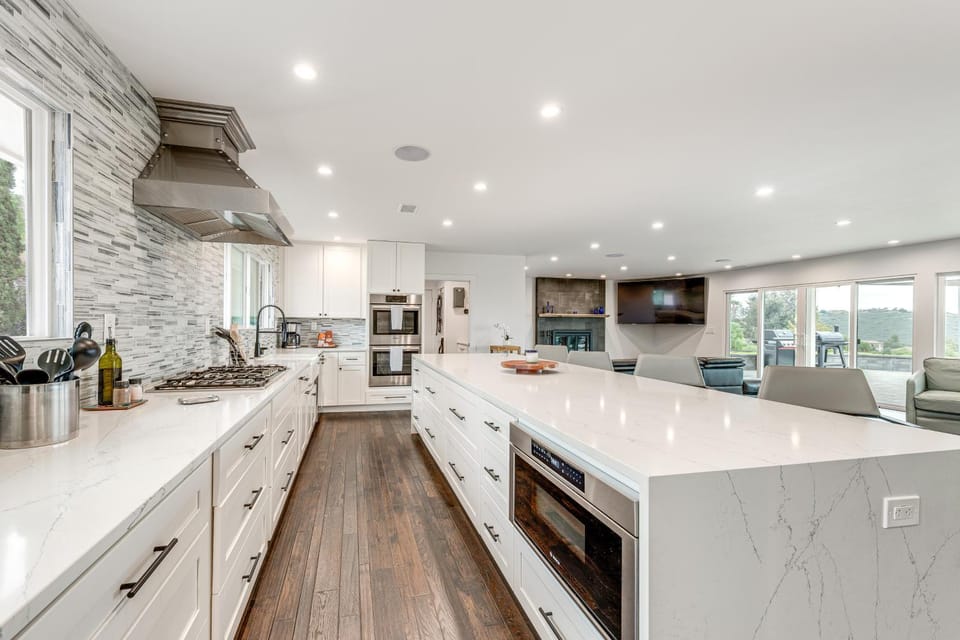 2 Mi to Lake Poway Mtn-View Escape with Patio! House in Poway