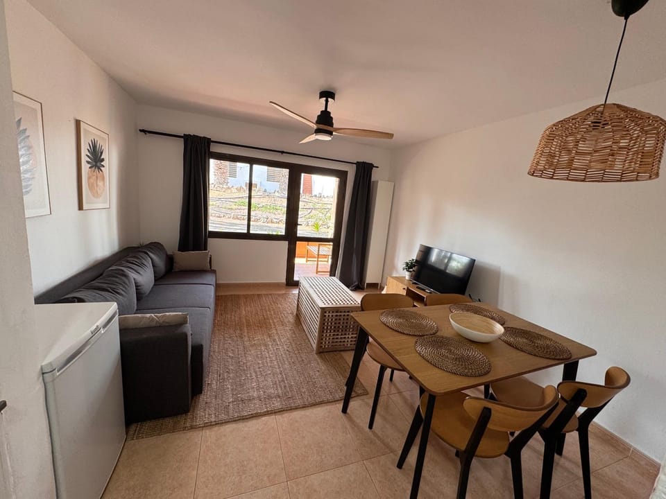 TV and multimedia, Living room, Dining area